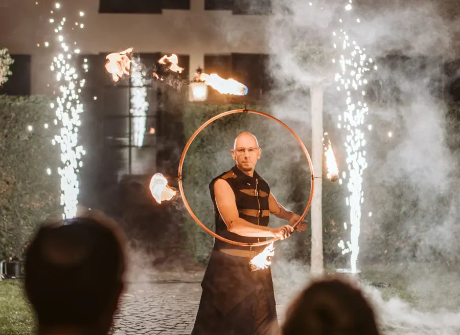 Feuershow mit Pyro-Finale